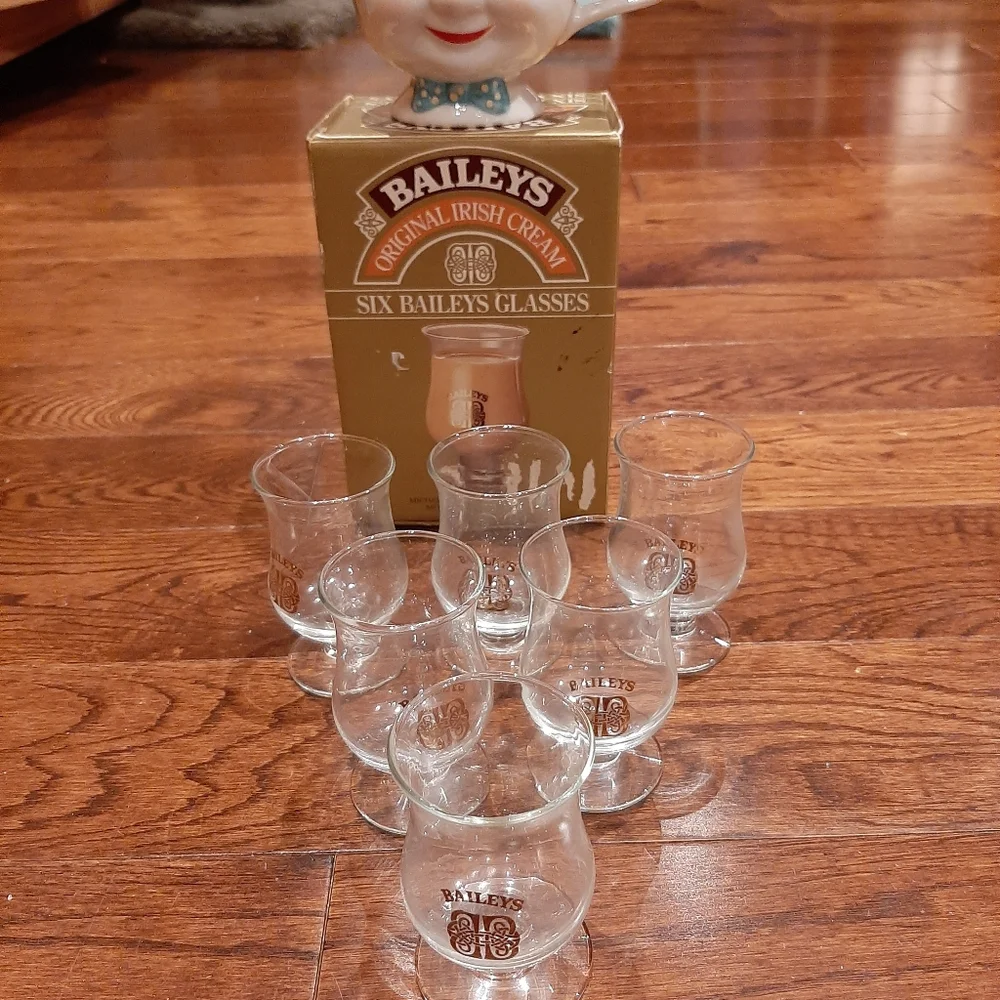 Vintage set of baileys glasses with mug - Picture 1 of 6